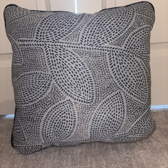 Other - Elegant Gray Leaf Pattern Pillow